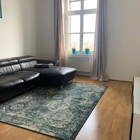 Horvath Villa-gyonyoru, Panoramas Modern Apartman A Balaton Partjan Balatonfured